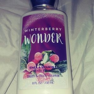 NWT Bath and body works "Winterberry Wonder"